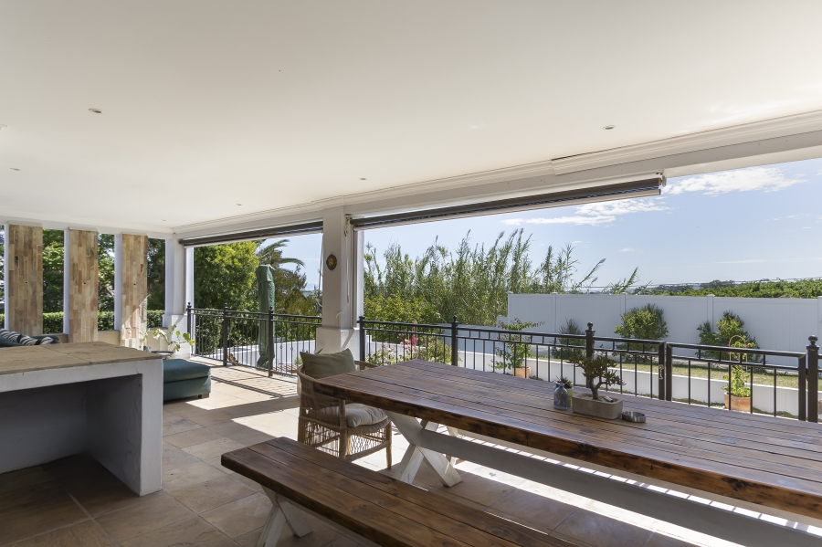 To Let 4 Bedroom Property for Rent in Heldervue Western Cape